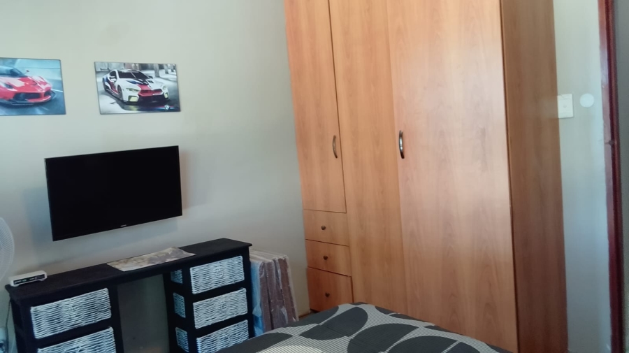 To Let 4 Bedroom Property for Rent in Safari Gardens North West
